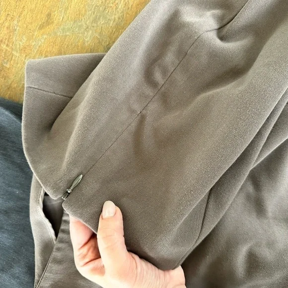 Chicos Pants Lot Of 2 Sz 10 Short So Slimming Sz 1.5 Career Office Trouser​​​​​​ - Picture 3 of 6